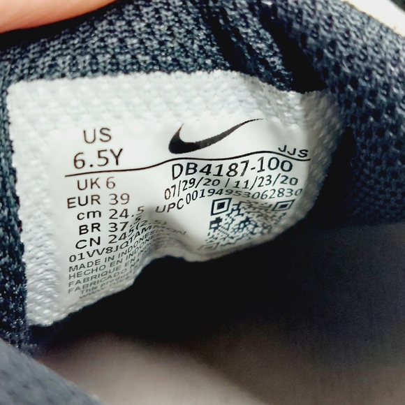 Nike Air Max 90 SE 2 White Platinum Tint Lace Up Sneakers A839 - Picture 10 of 12